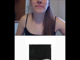 Русская молодая девушка дрочит пизду на камеру в интернете  hd